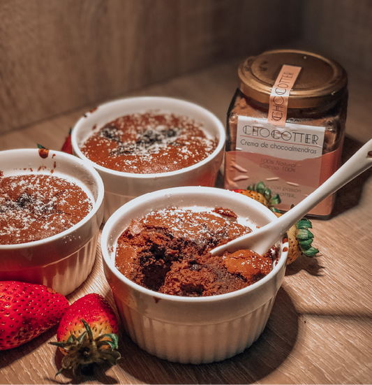 Snack - mug cake relleno de chocoalmendras